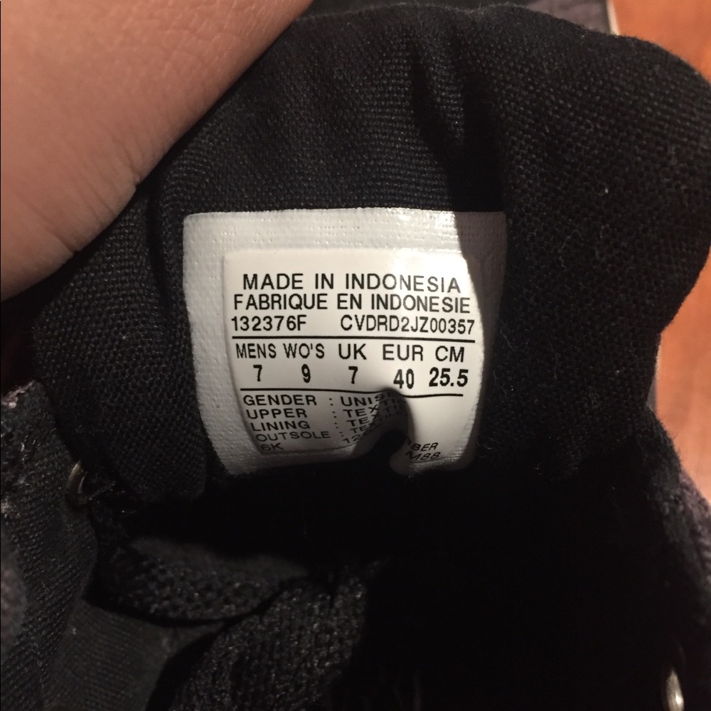 Converse - Picture 3 of 4